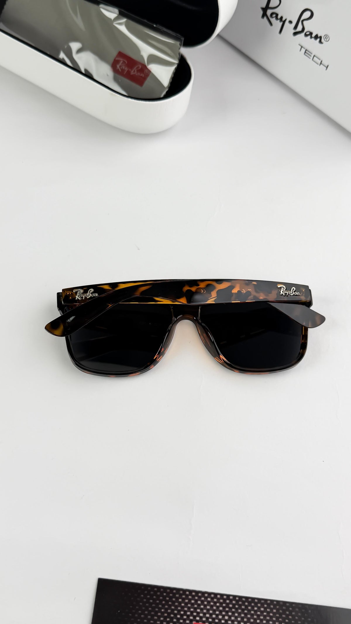 Rayban Tiger Black Blaze 650