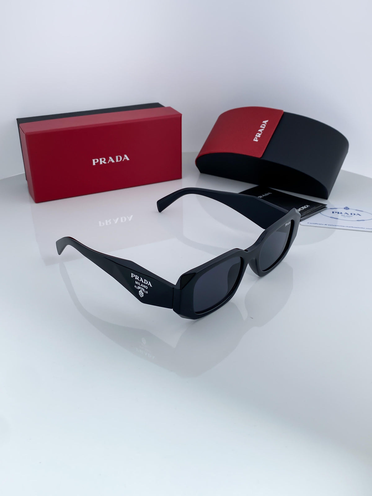 Prada Milano 8679