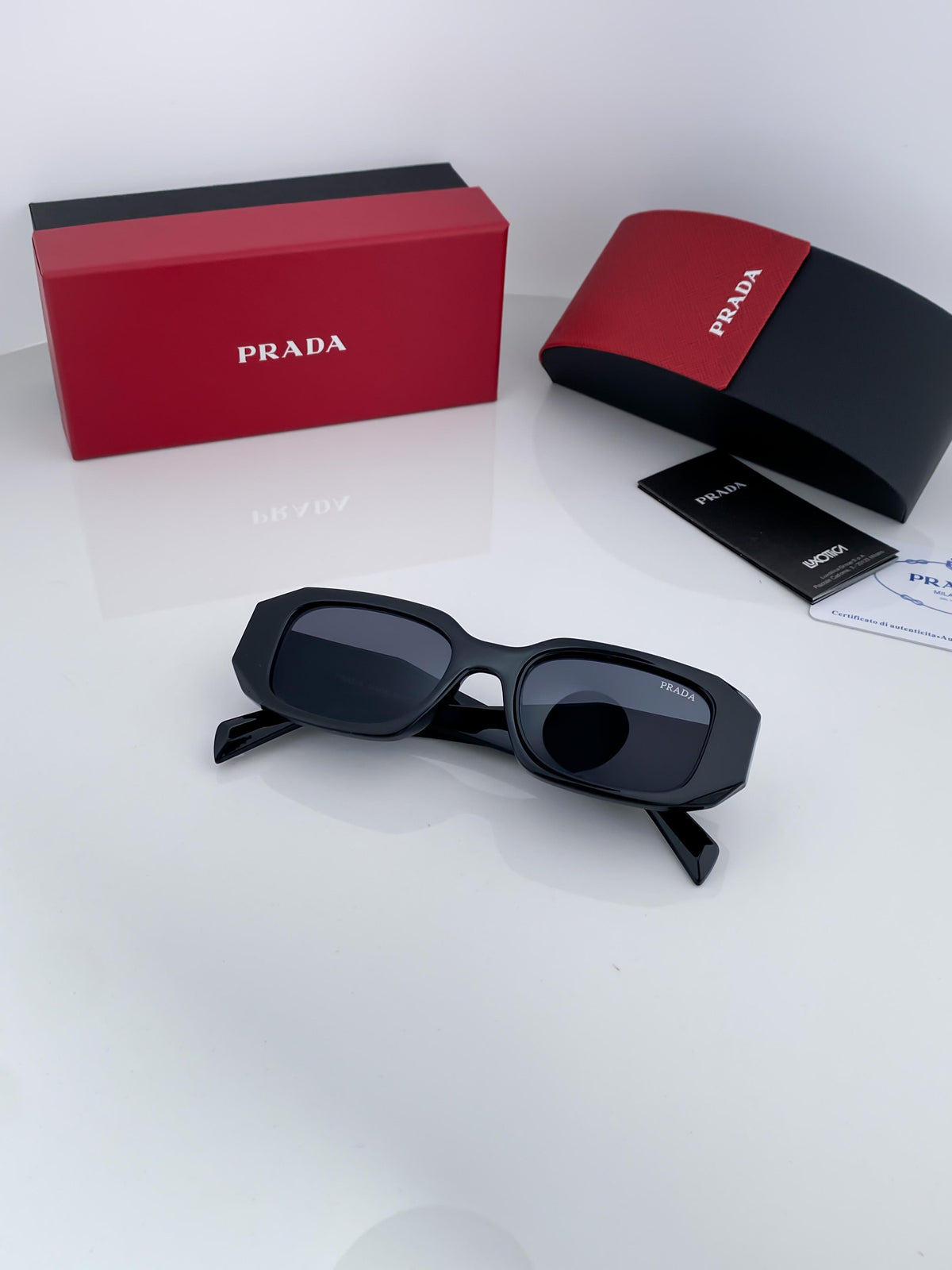 Prada Milano 8679