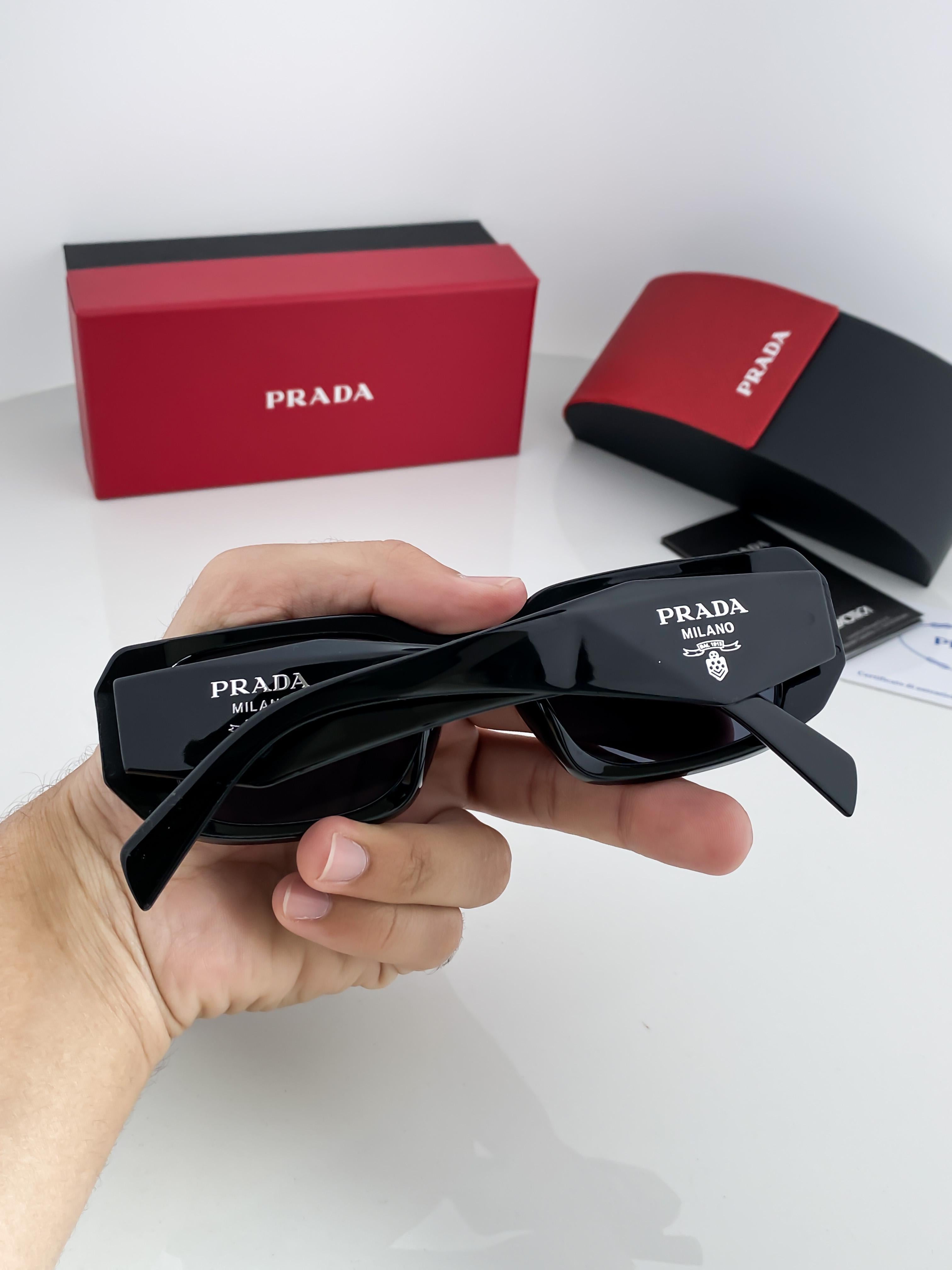 Prada Milano 8679