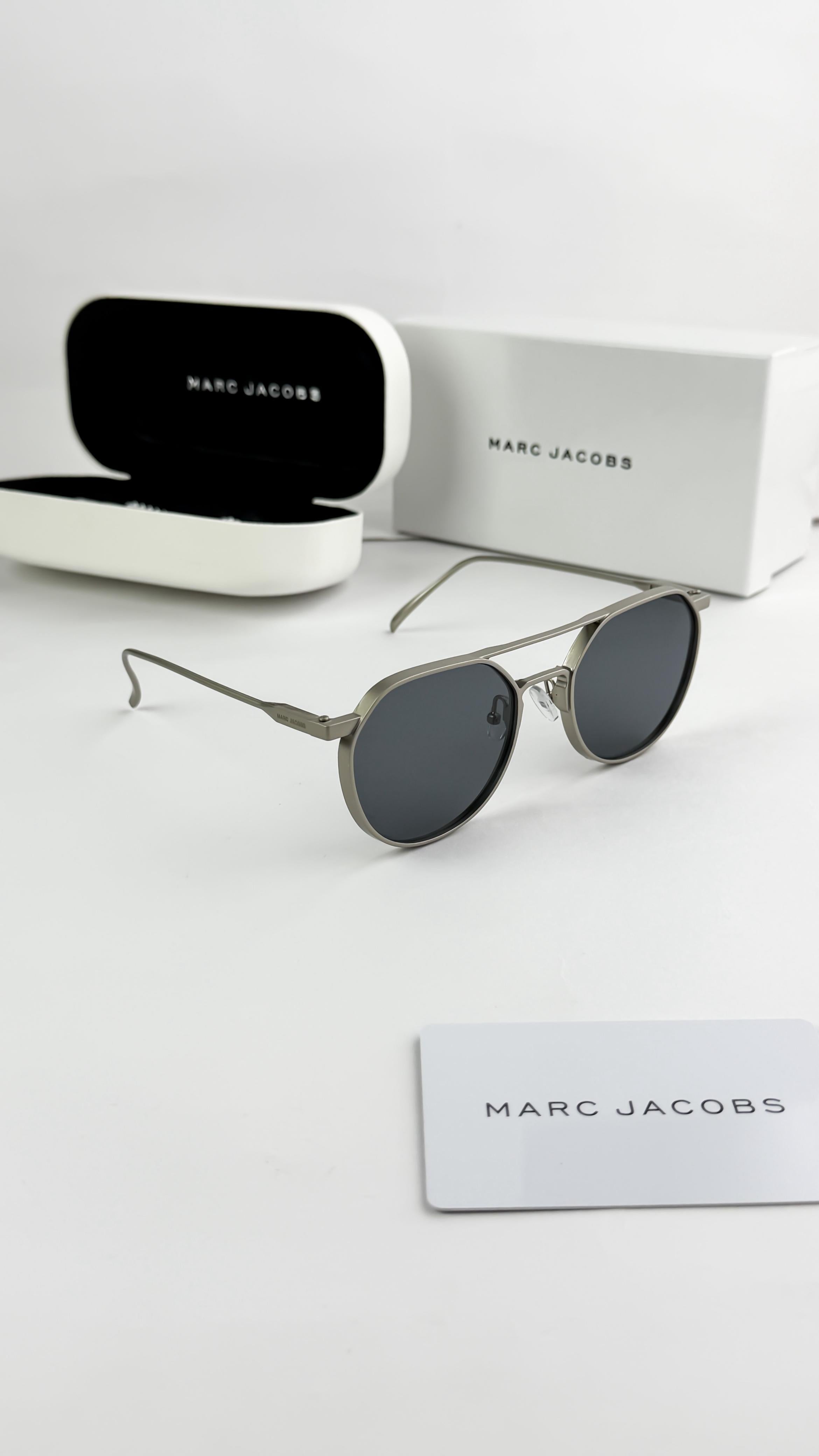 Marc Jacobs Silver Black 5051