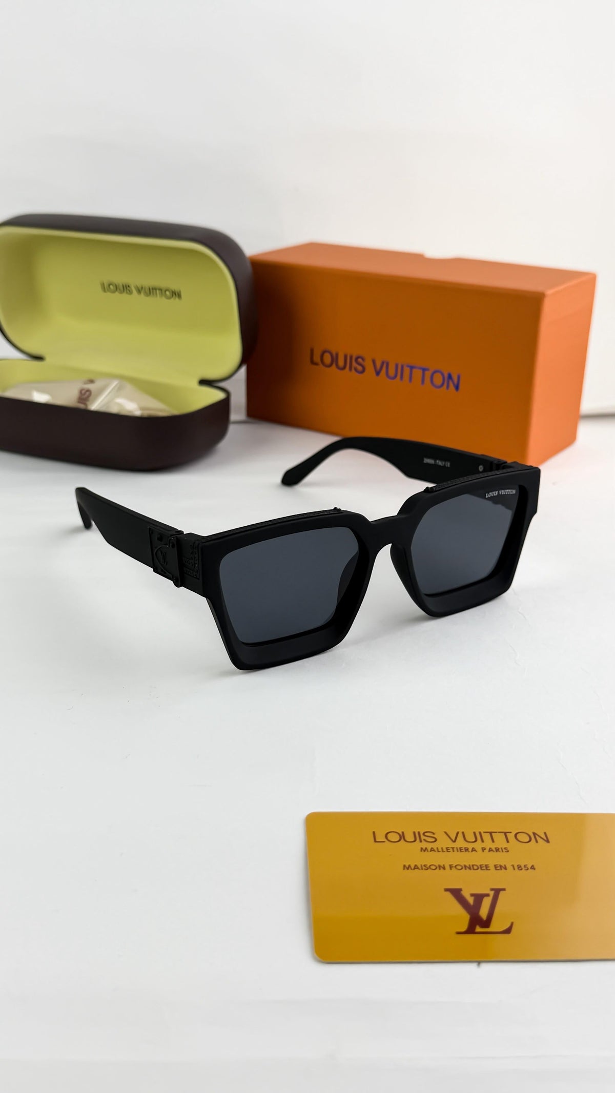 Louis Vuitton 65N Black