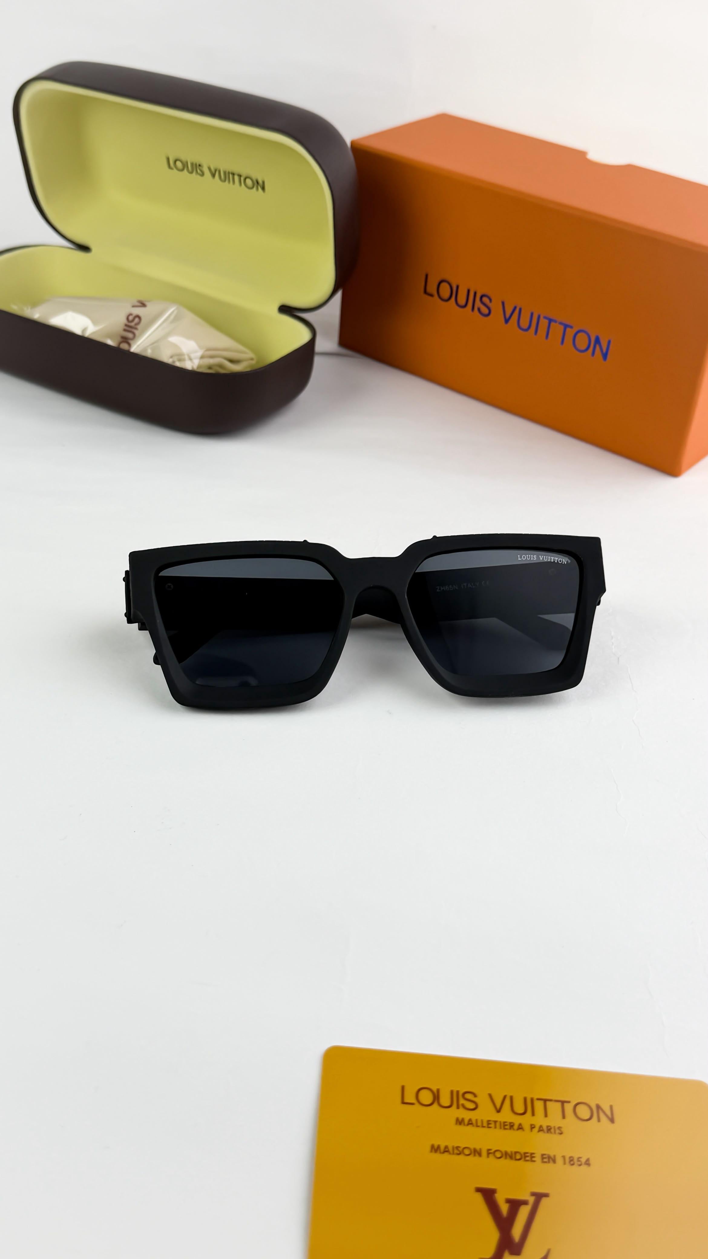 Louis Vuitton 65N Black
