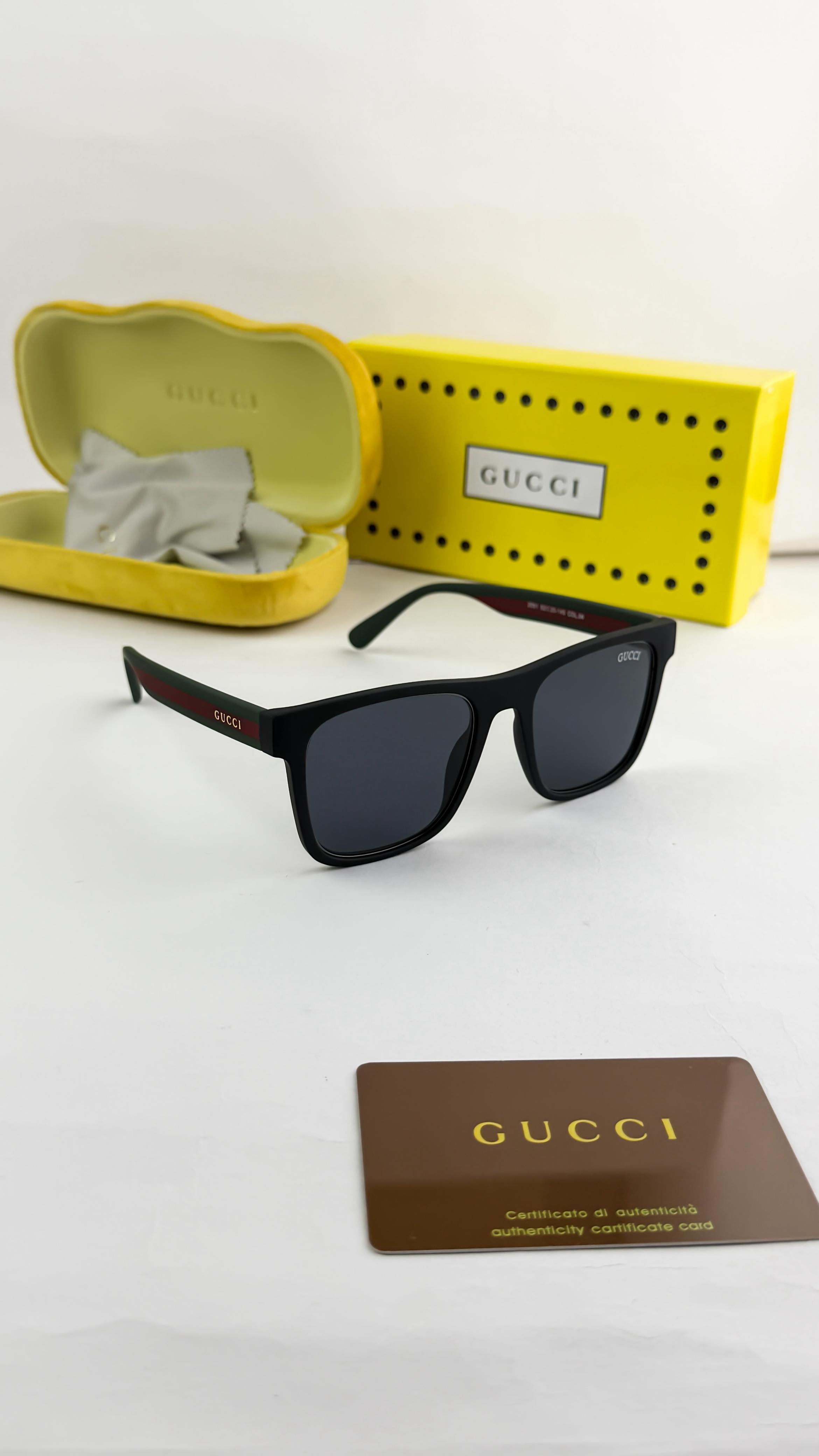 Gucci Black Green Signature Sunglasses For Men's