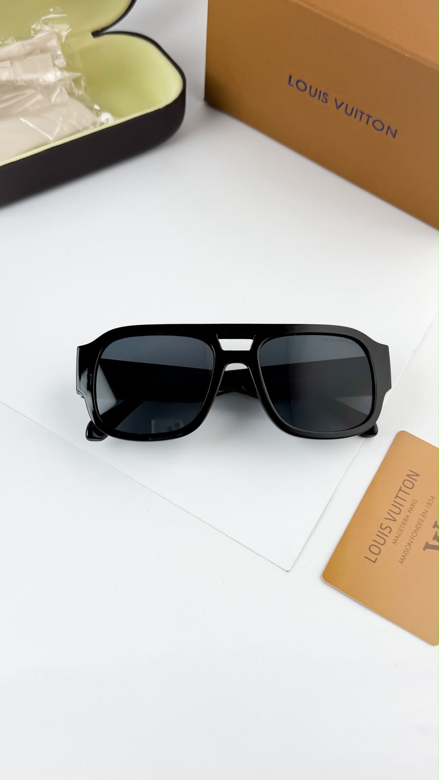Louis Vuitton Black gold Clash Round Square Men's Sunglasses