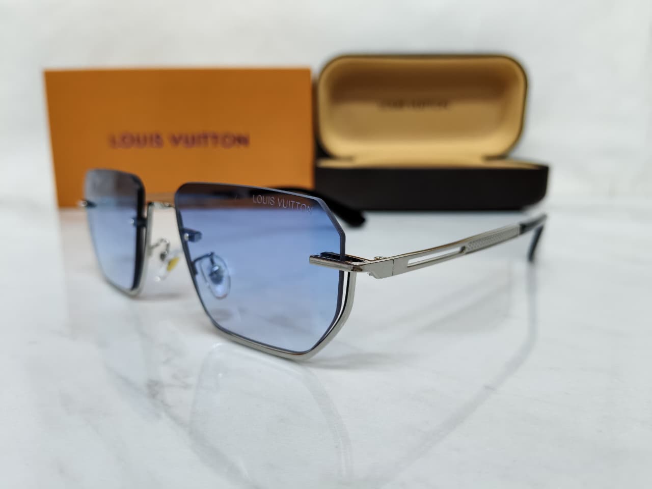 Louis Vuitton Square Unisex Sunglasses Black Polycarbonate