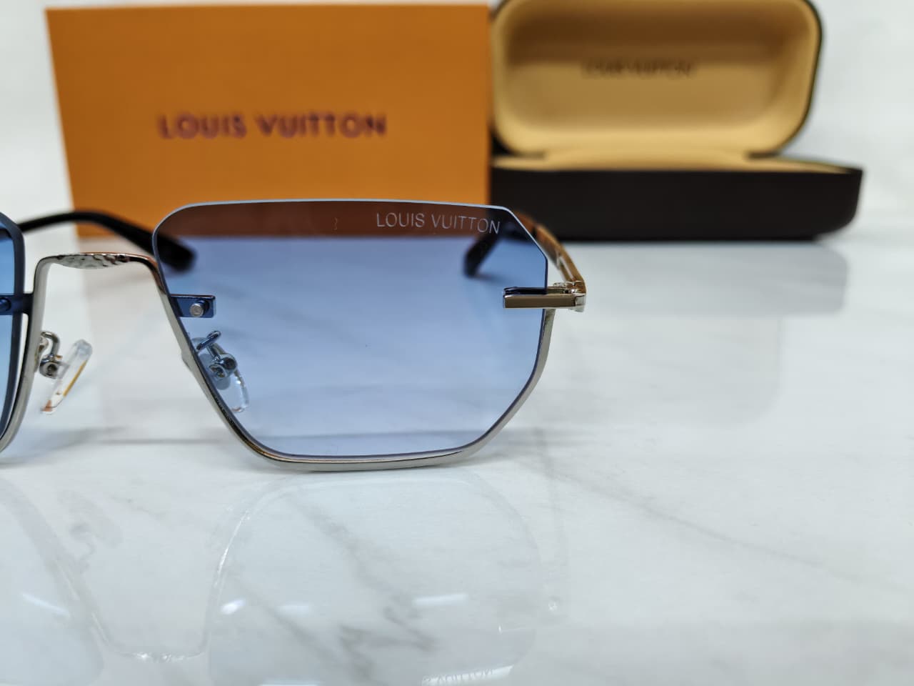 Louis Vuitton Square Unisex Sunglasses Black Polycarbonate