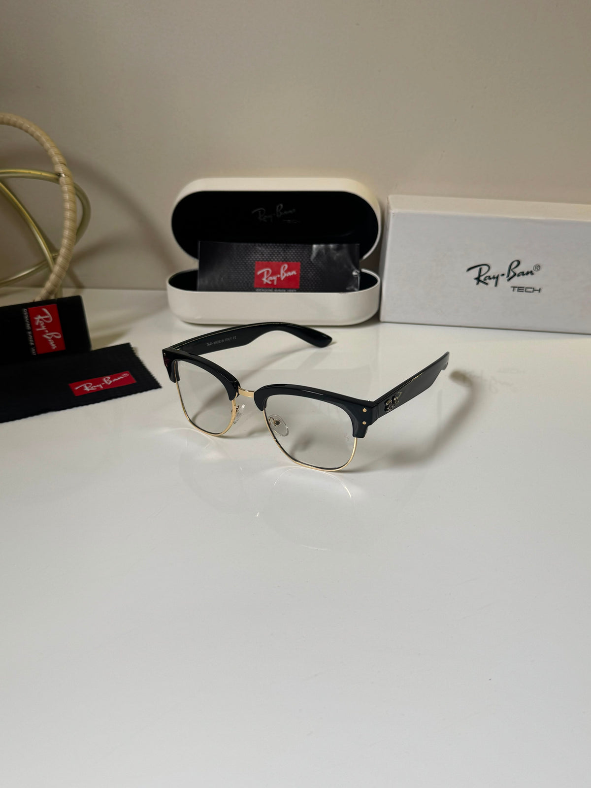 Ray-Ban Unisex Round Gold Frame