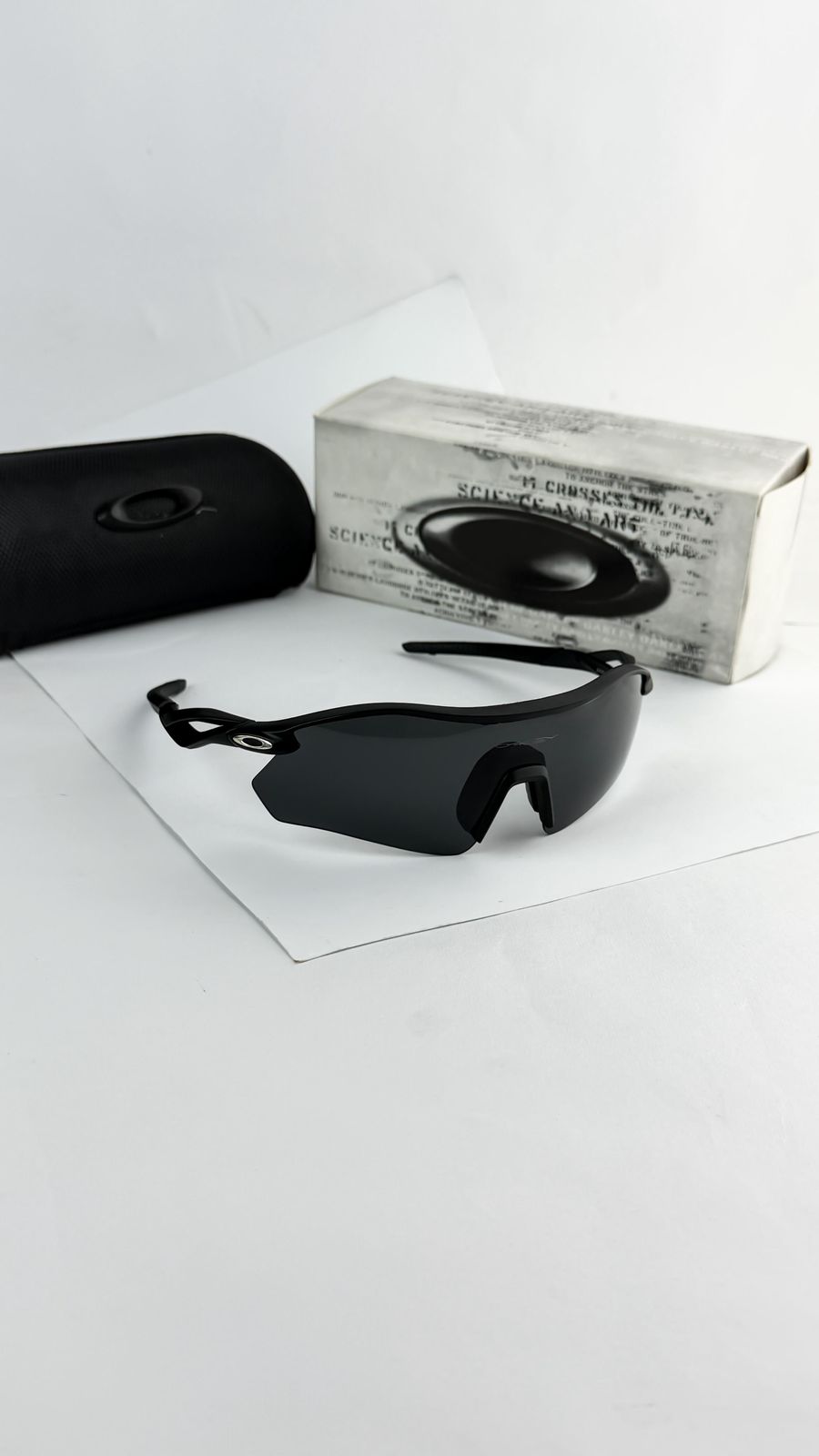 Oakley Black Unisex Sunglass