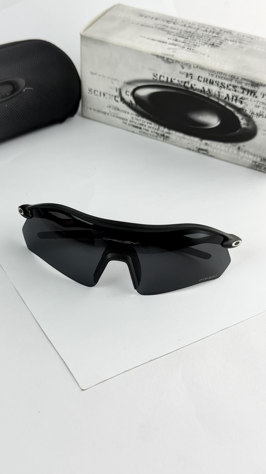 Oakley Black Unisex Sunglass