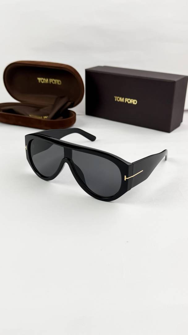 Bold Frame Sunglasses view 1